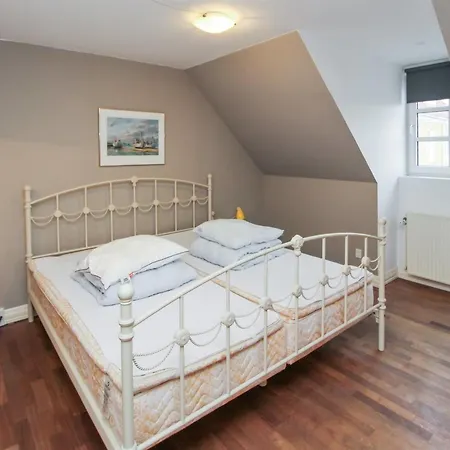 Swarthovde - 300m From The Sea By Interhome *